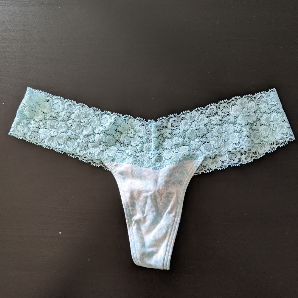 Victoria's Secret PINK 4 Piece Assorted Panties S/XS